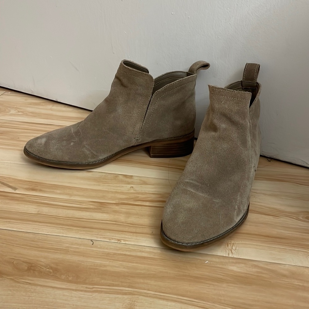 Dolce vita size 8 booties